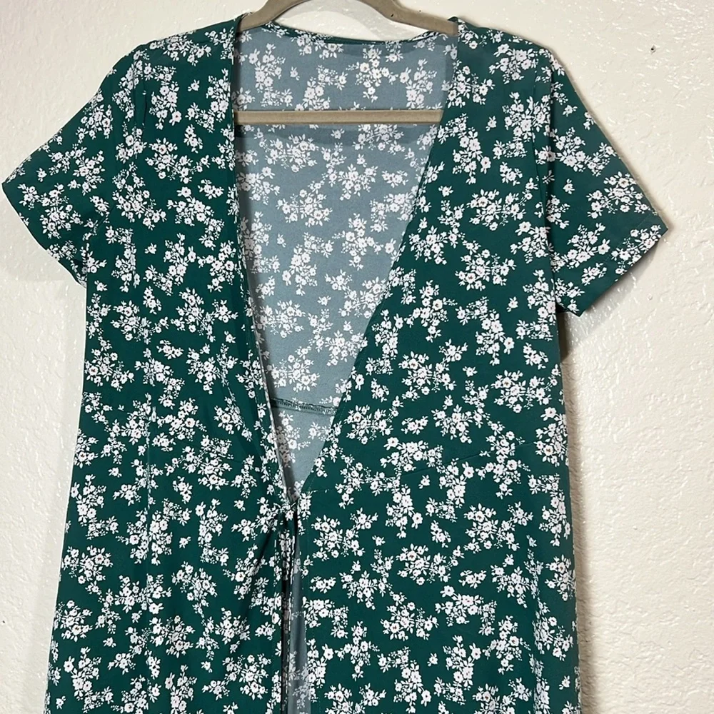 Floral Green WrapDress Size L - Picture 2 of 7